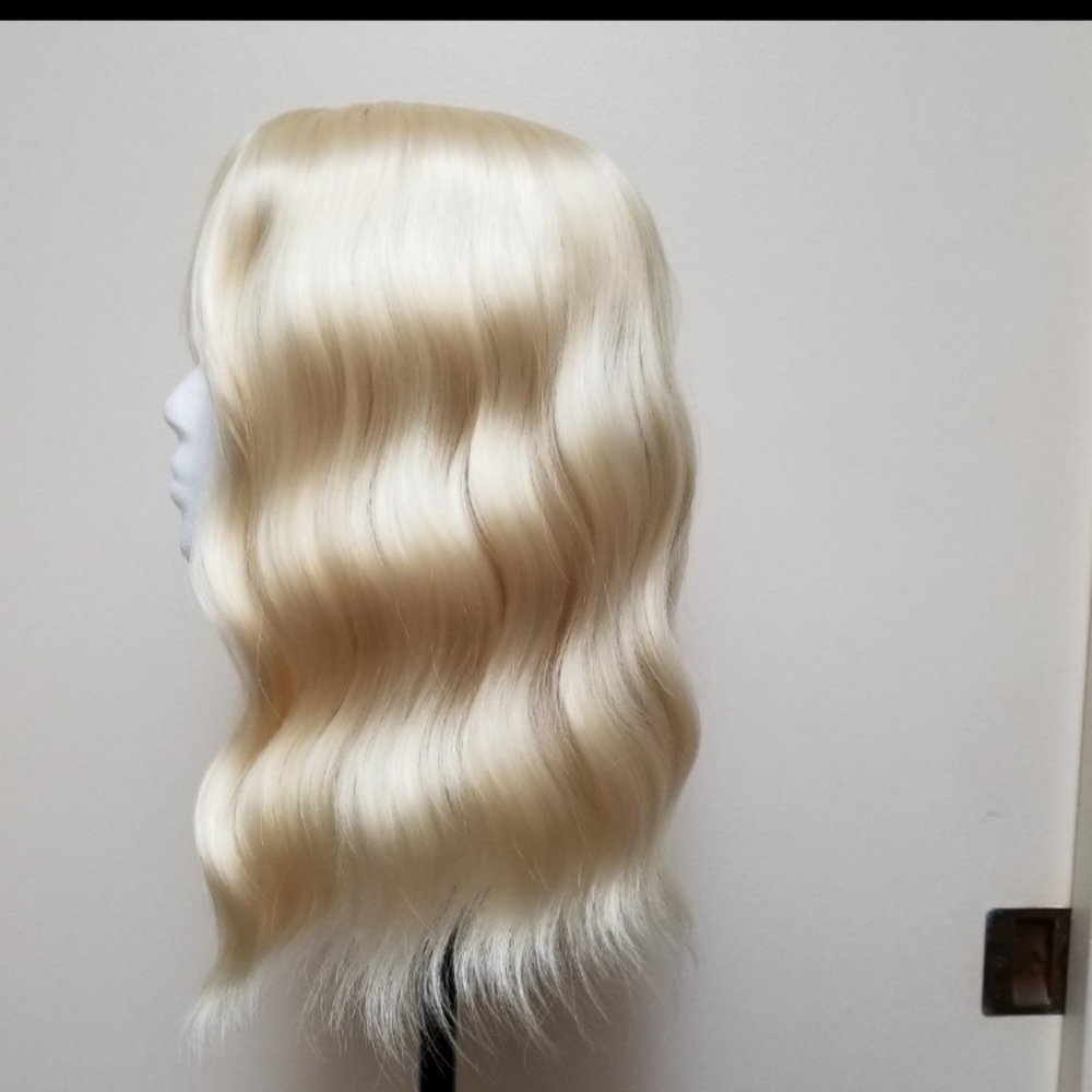 Wig - Picture 3 of 8